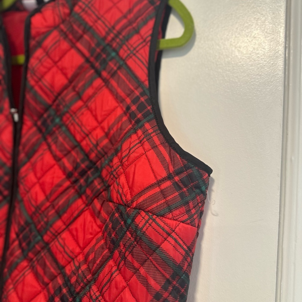 EUC Karen Scott Sport SzM Red black Tartan plaid quilted puffer Full Zip Vest - Picture 7 of 12